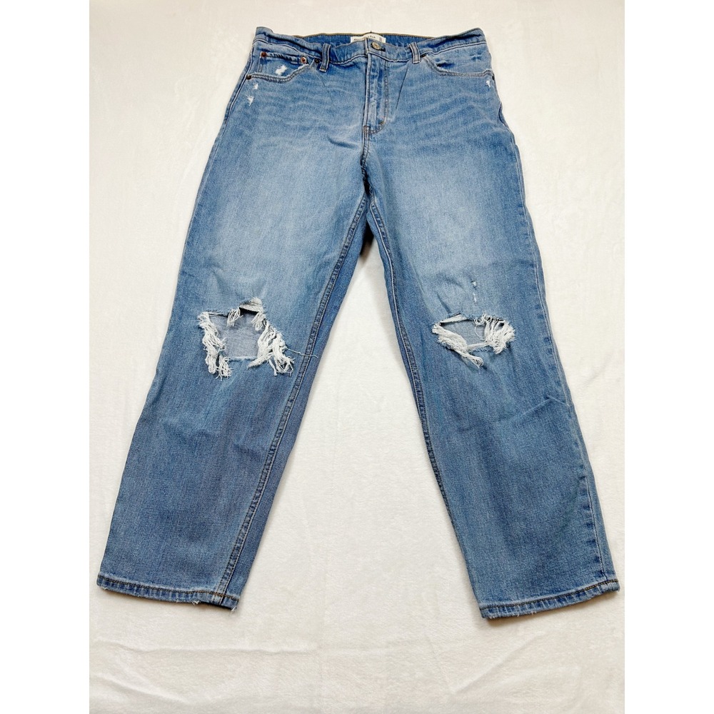 Abercrombie & Fitch The Mom High Rise Distressed Jeans Light Wash 31 12R